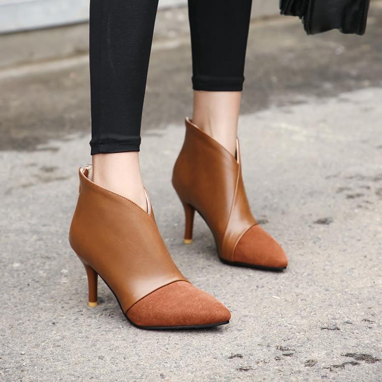 Polierte und Wildleder-Stiefeletten