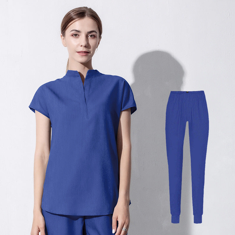 Conjunto médico estilo jogger con cuello mandarín