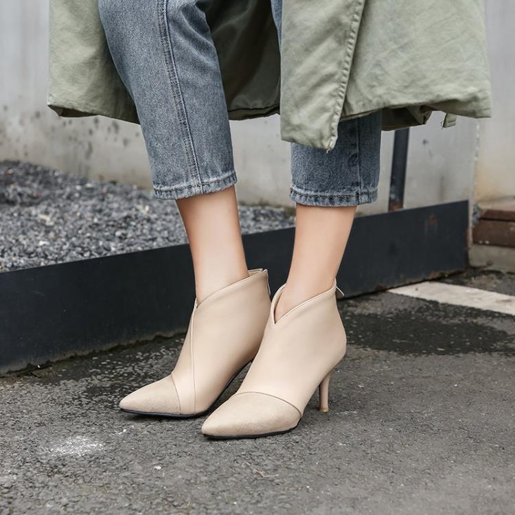 Polierte und Wildleder-Stiefeletten