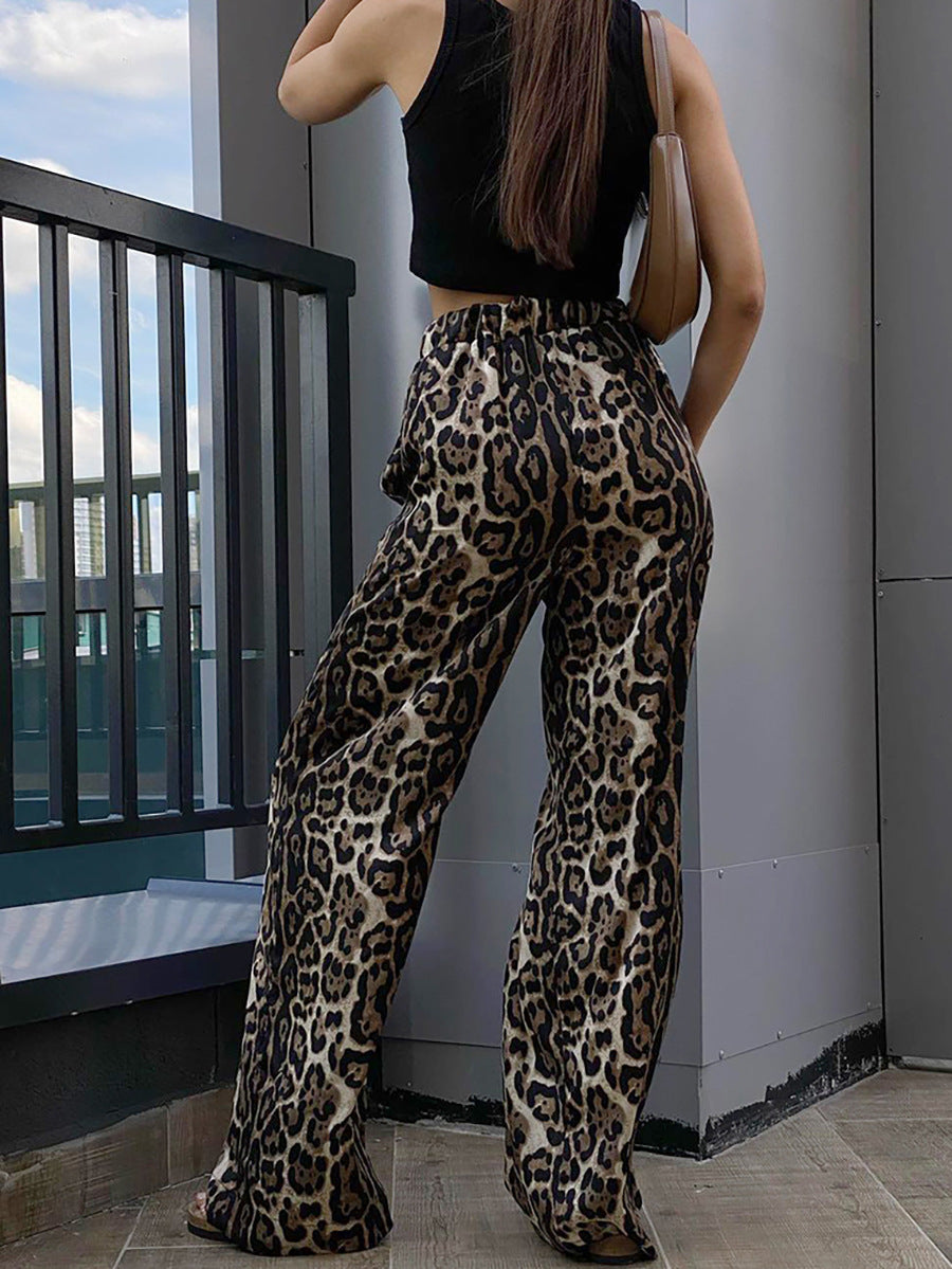 Modische Damenhose mit Leopardenmuster und weitem Bein