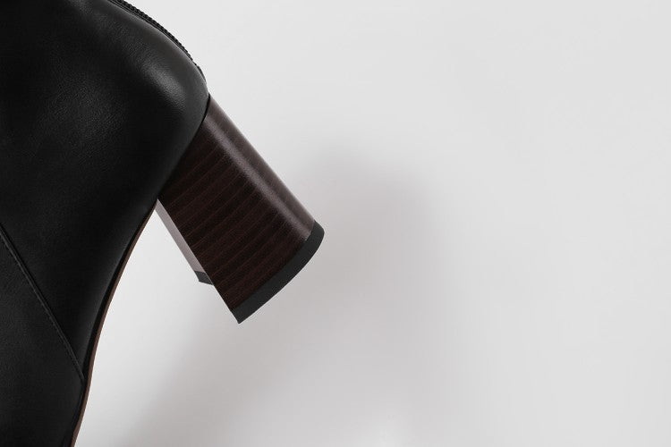 Stiefeletten aus Leder mit quadratischer Zehenpartie