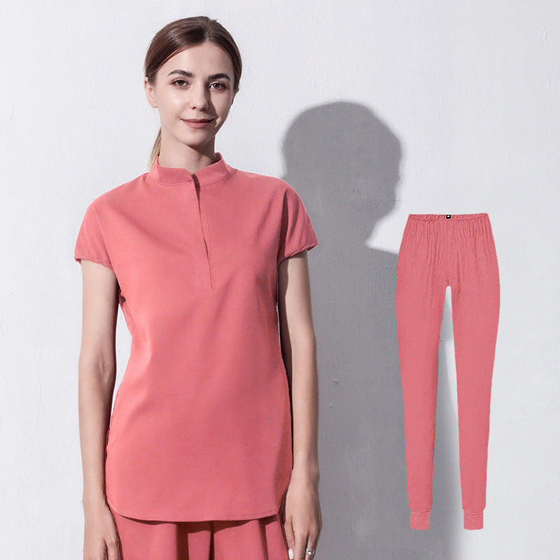 Conjunto médico estilo jogger con cuello mandarín