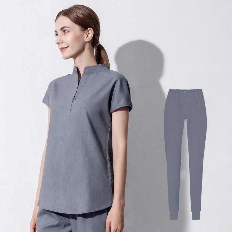 Conjunto médico estilo jogger con cuello mandarín