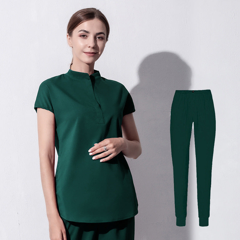 Conjunto médico estilo jogger con cuello mandarín