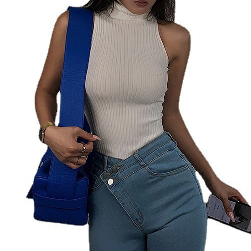 Top de mujer con cuello alto sin mangas