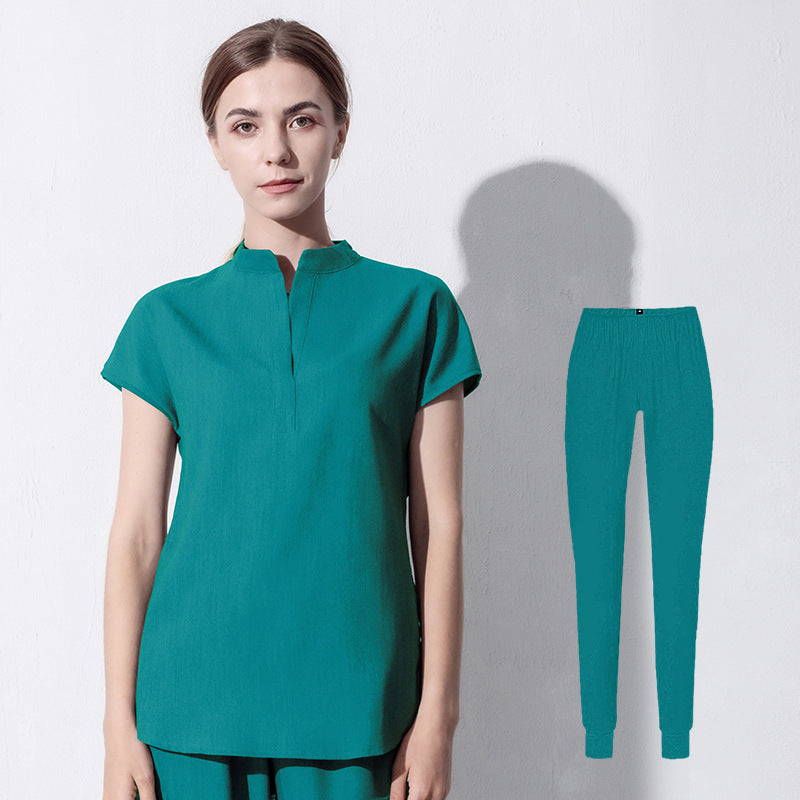 Conjunto médico estilo jogger con cuello mandarín