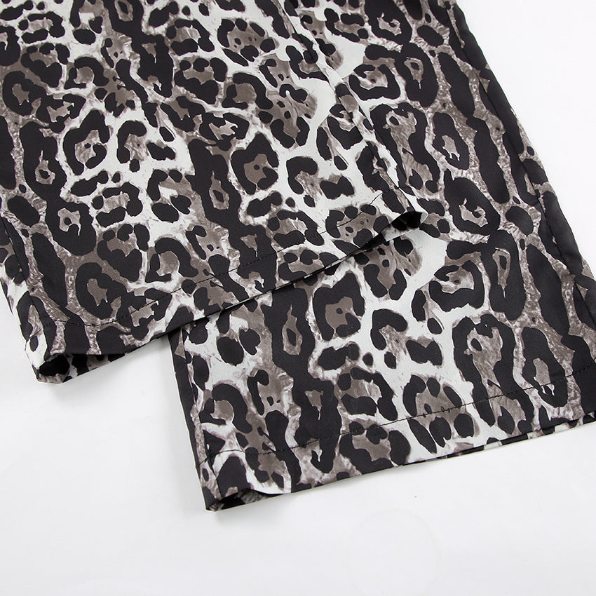 Modische Damenhose mit Leopardenmuster und weitem Bein