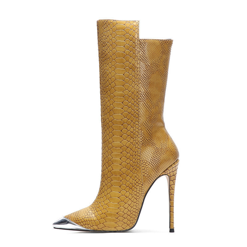 Botas stiletto de piel de serpiente con punta cromada