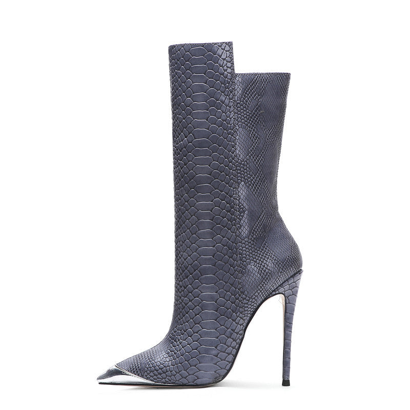 Botas stiletto de piel de serpiente con punta cromada