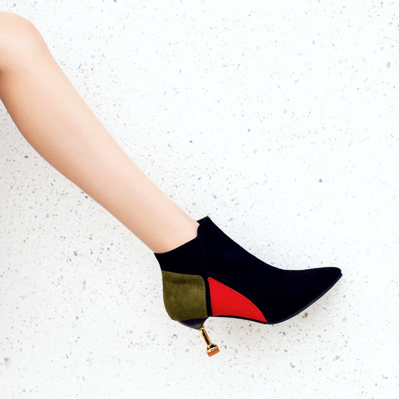 Stiefel mit spitzer Zehenpartie im Farbblockdesign