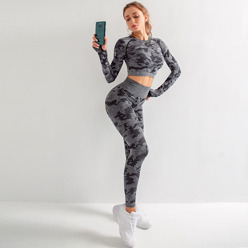 Conjunto de ropa deportiva de camuflaje