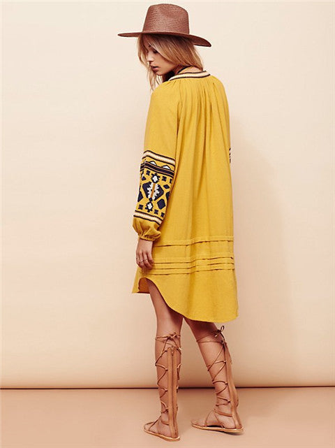 Besticktes Kleid im Bohemian-Stil