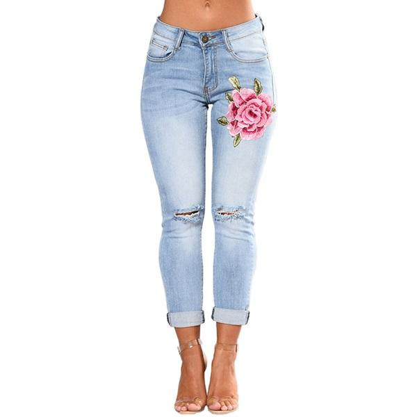 Jeans De Mezclilla Con Flores Azules Bordadas
