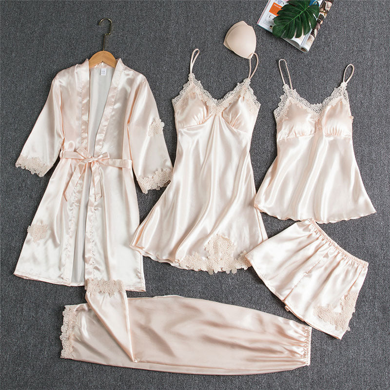 Conjunto de pijama sedoso de cinco piezas