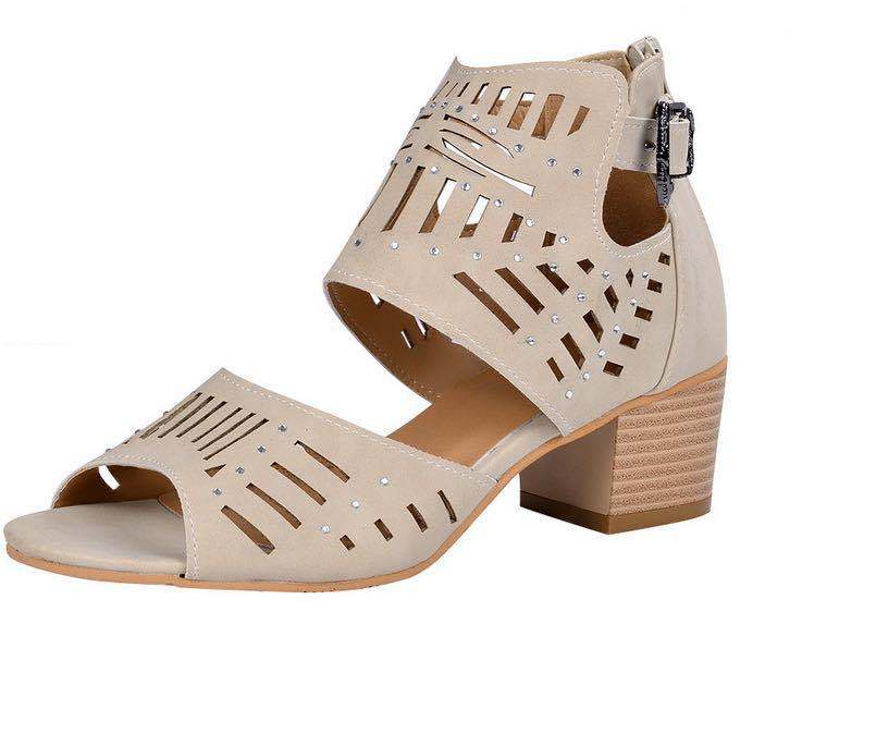 Sandalen mit Blockabsatz und Ausschnitt, Reißverschluss hinten und Schnalle