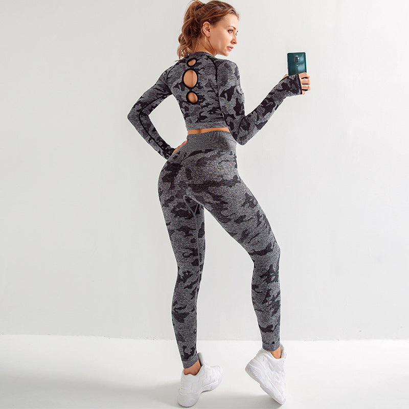 Conjunto de ropa deportiva de camuflaje