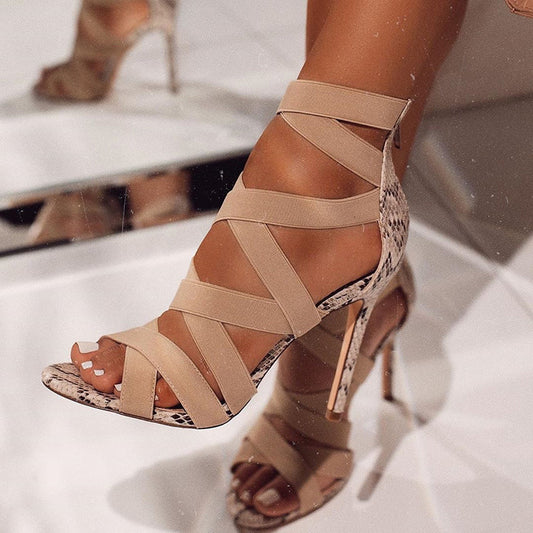 Offener Damen-High-Heel mit elastischem Riemen und Schlangenledermuster