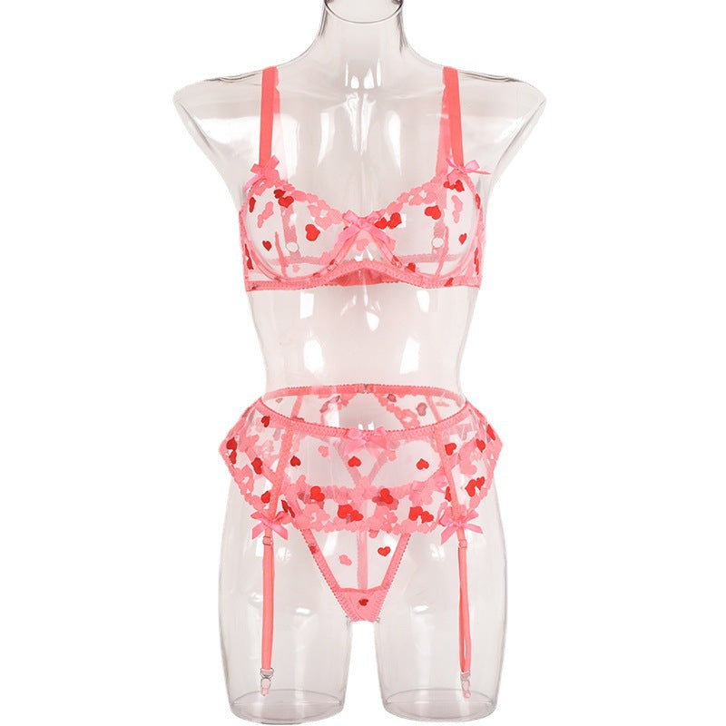 Conjunto de lencería de tres piezas con bordado de B My Valentine