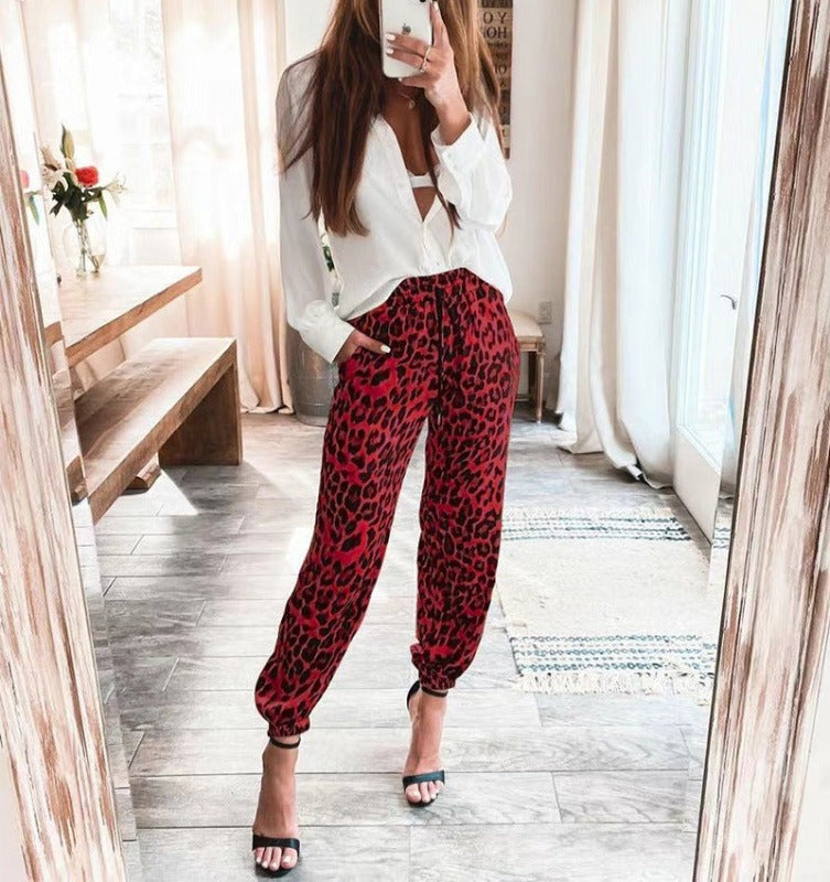 Pantalones con cintura elástica y estampado de leopardo