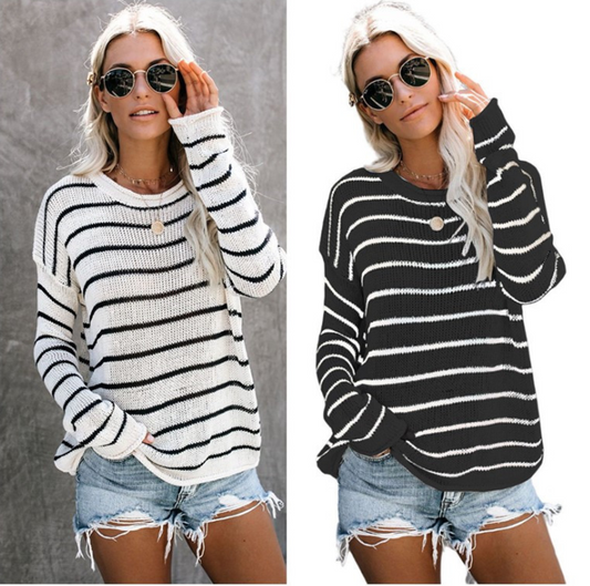 Lässiger gestreifter Strickpullover