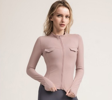 Chaqueta Activewear con detalle de doble botonadura y bolsillo