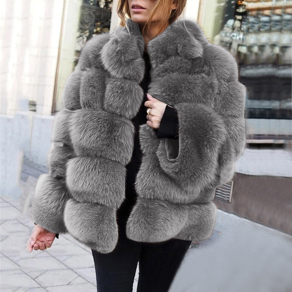 Boss Babe Pelzmantel