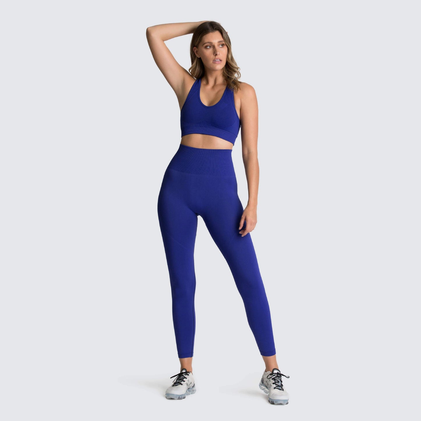 Conjunto deportivo de nailon para mujer
