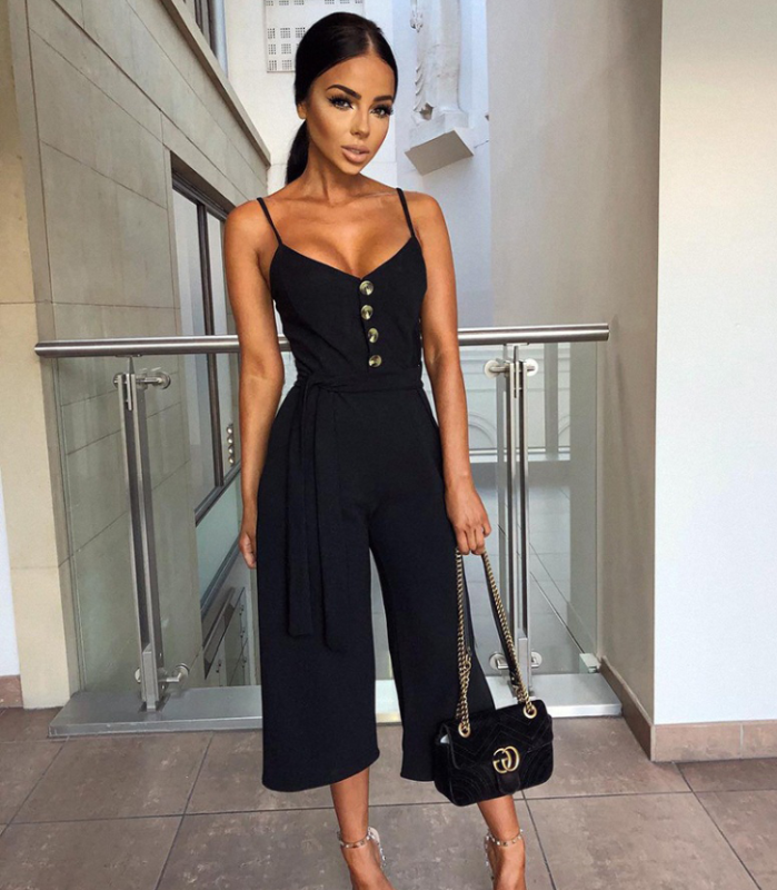 „Zugeknöpfter“ Strampler