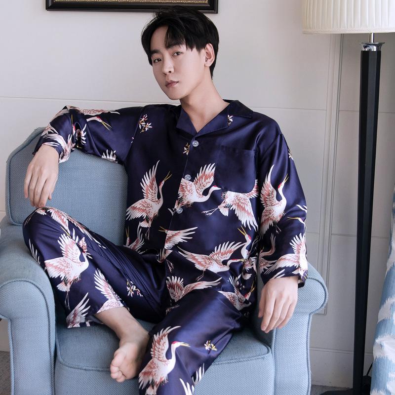 Kuscheliges, seidiges Pyjama-Set für Paare