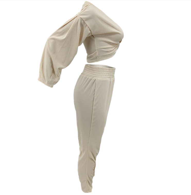 Conjunto de pantalón y top corto de manga larga