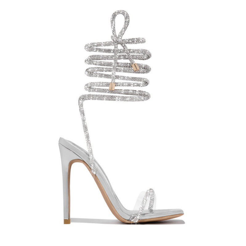 Glow High Heels mit Riemchen und quadratischer Zehenpartie