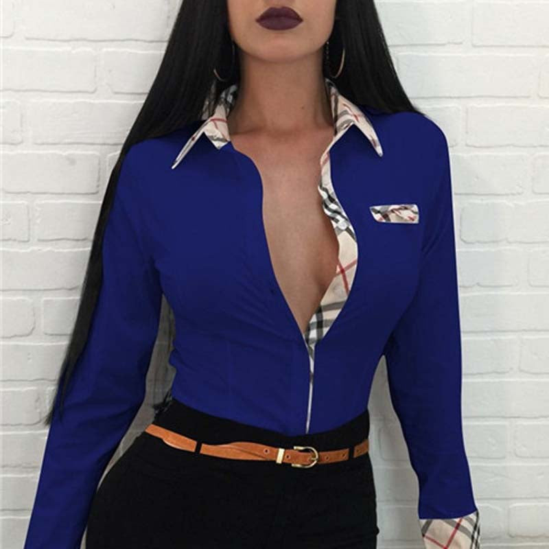 Camisa con cuello elegante y detalle de costura a cuadros