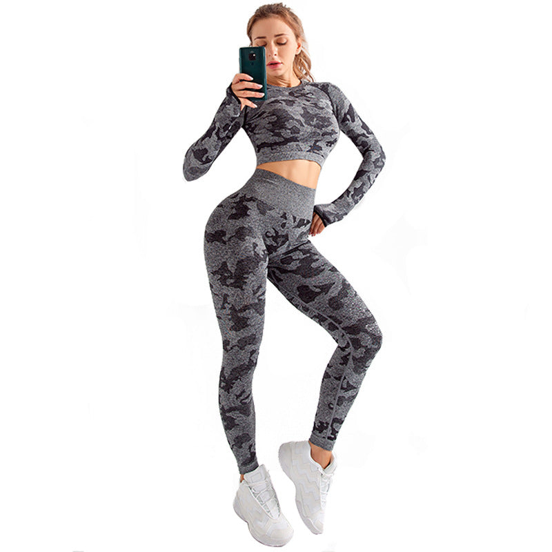 Conjunto de ropa deportiva de camuflaje