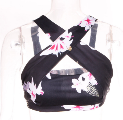 Conjunto de ropa deportiva con cuerpo cruzado y estampado floral