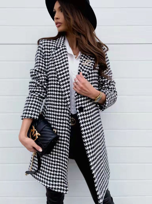 Karierter Revers-Blazer mit symmetrischem Schnitt