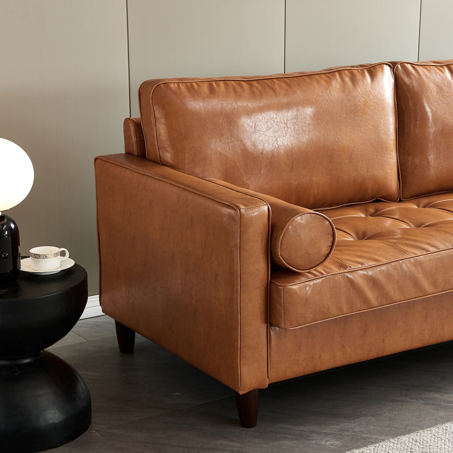 Modernes Mid-Century-Sofa aus veganem Leder