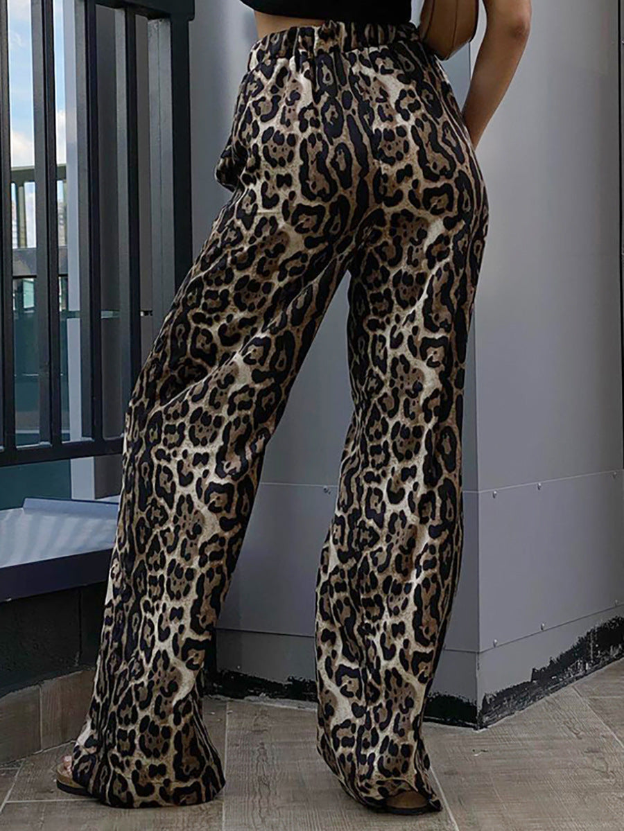 Modische Damenhose mit Leopardenmuster und weitem Bein