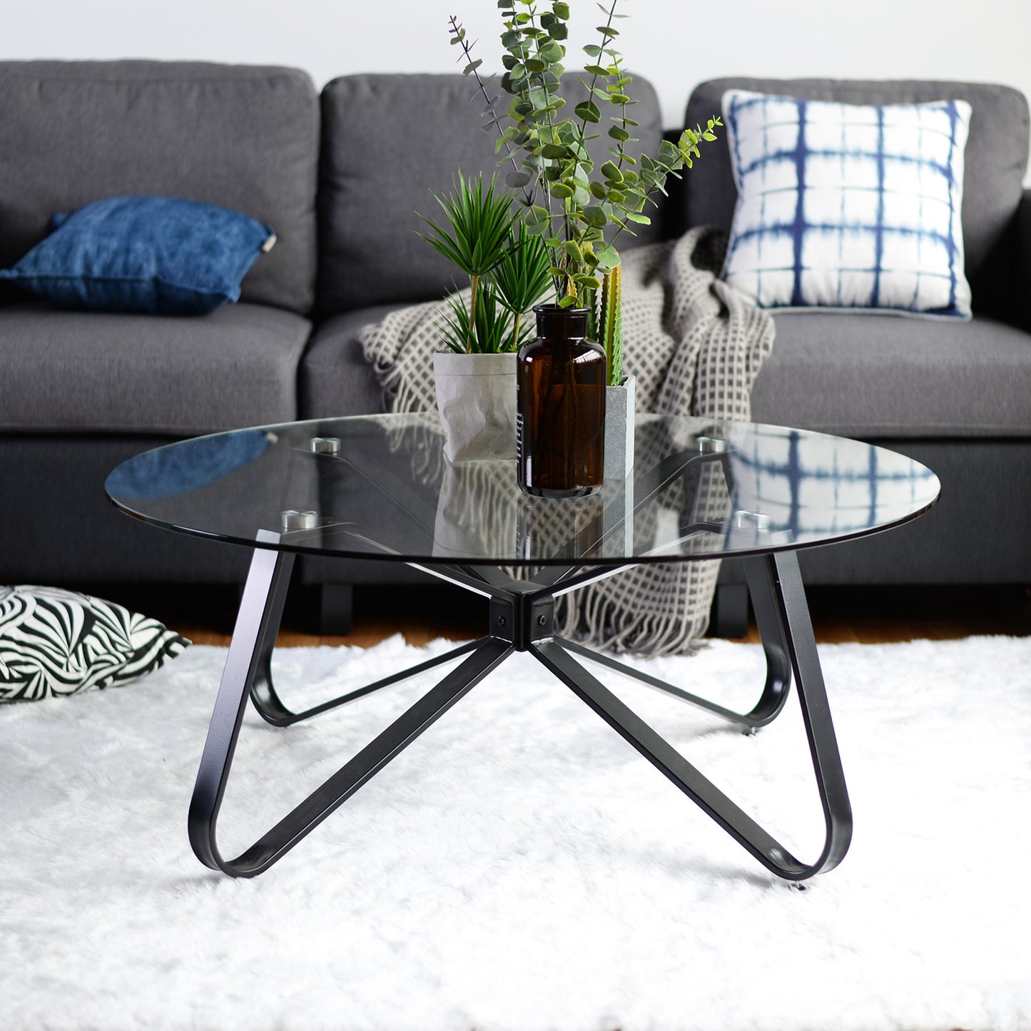 31.5-inch Modern Round Coffee Table with Tempered Glass &  Black Metal Legs