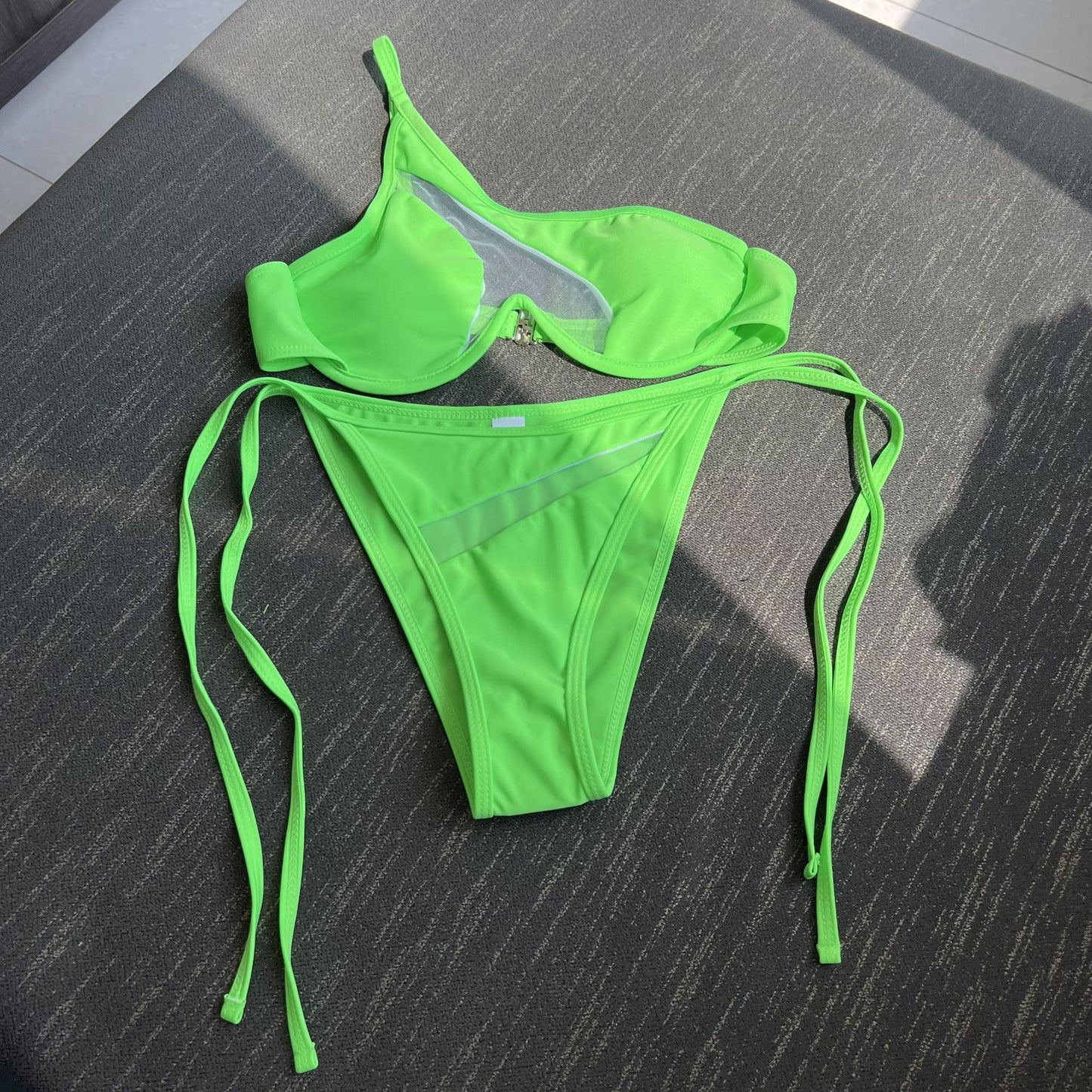 Ausgefallener Badeanzug-Bikini aus Netzstoff mit Cut-Outs für Damen