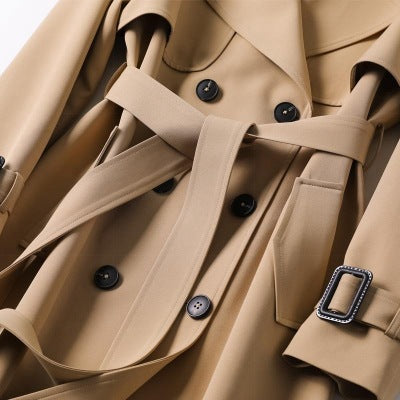 Zweireihiger mittellanger Trenchcoat