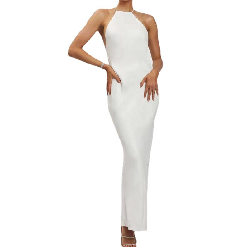 Vestido largo elegante con cuello halter blanco para mujer